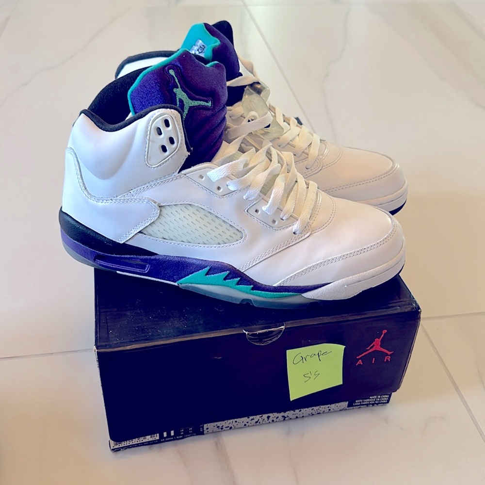 Air Jordan 5 grape NWT size 11